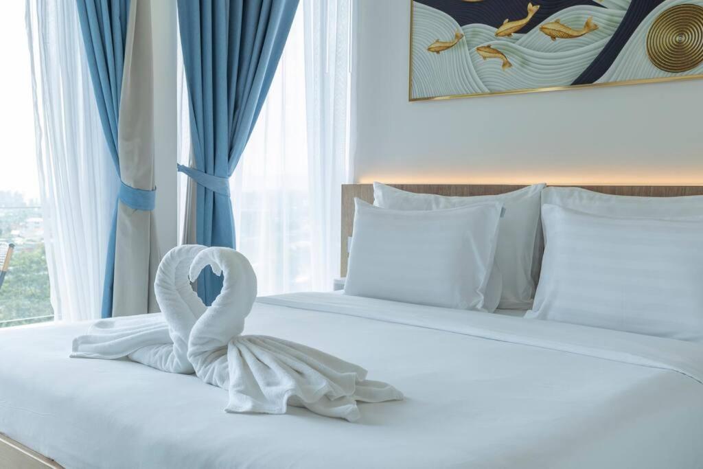 In Maid Gym Sea View Bangtao V111 Villa *